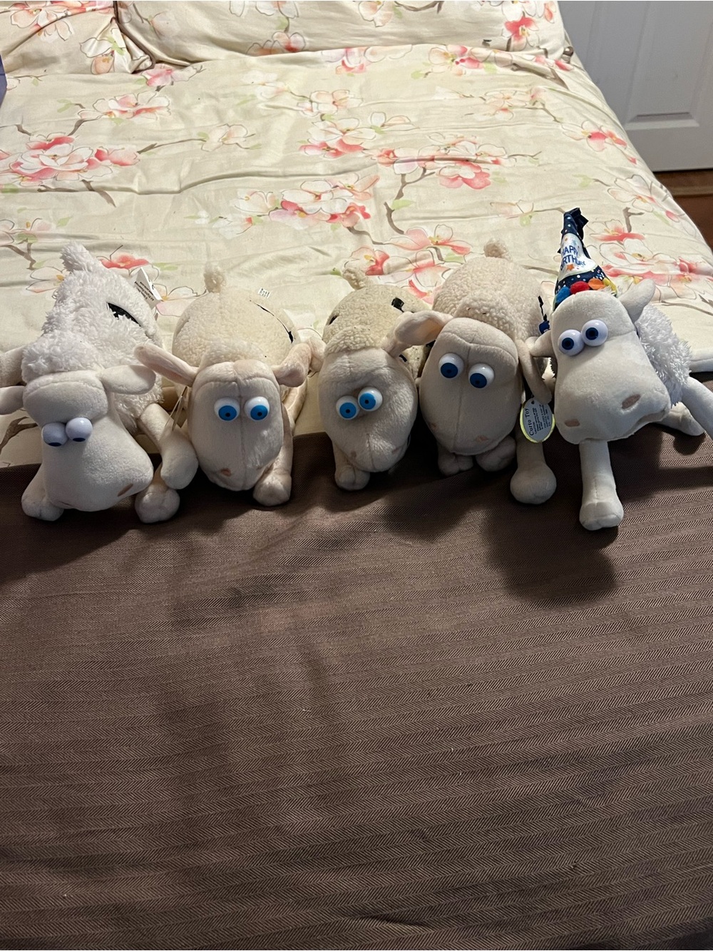 Serta Mattress Counting Sheep Beanbag Plush Lot 5 Babies (2) 5, 25 , (2) 1
